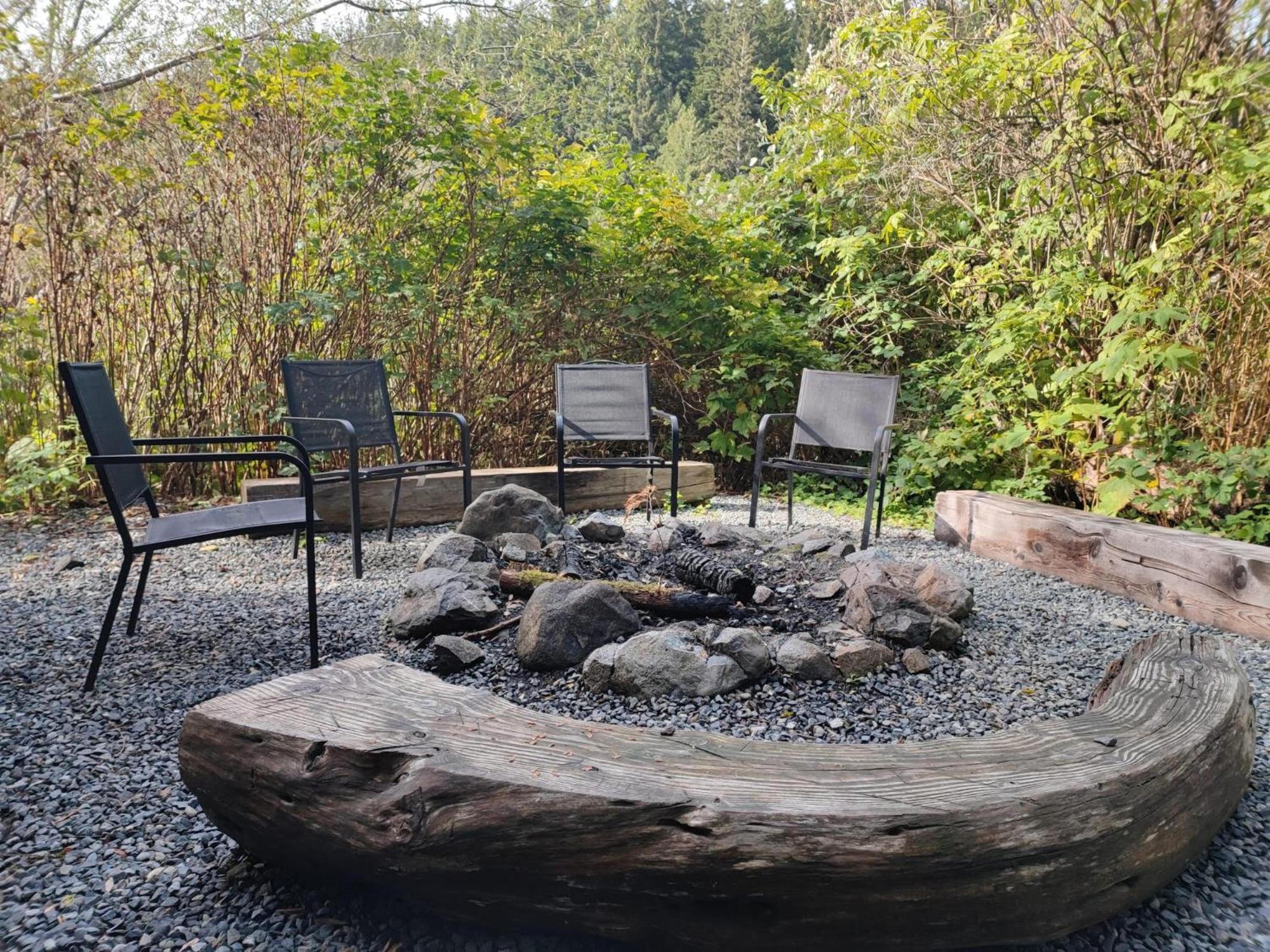 Wild Coast Wilderness Resort Port Renfrew Ngoại thất bức ảnh
